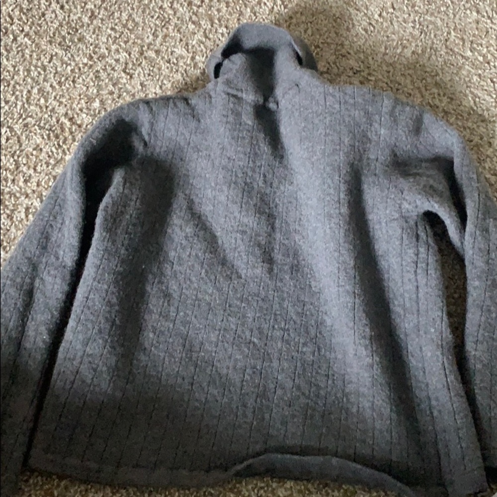Grey turtle neck cropped long sleeve cozy & tight